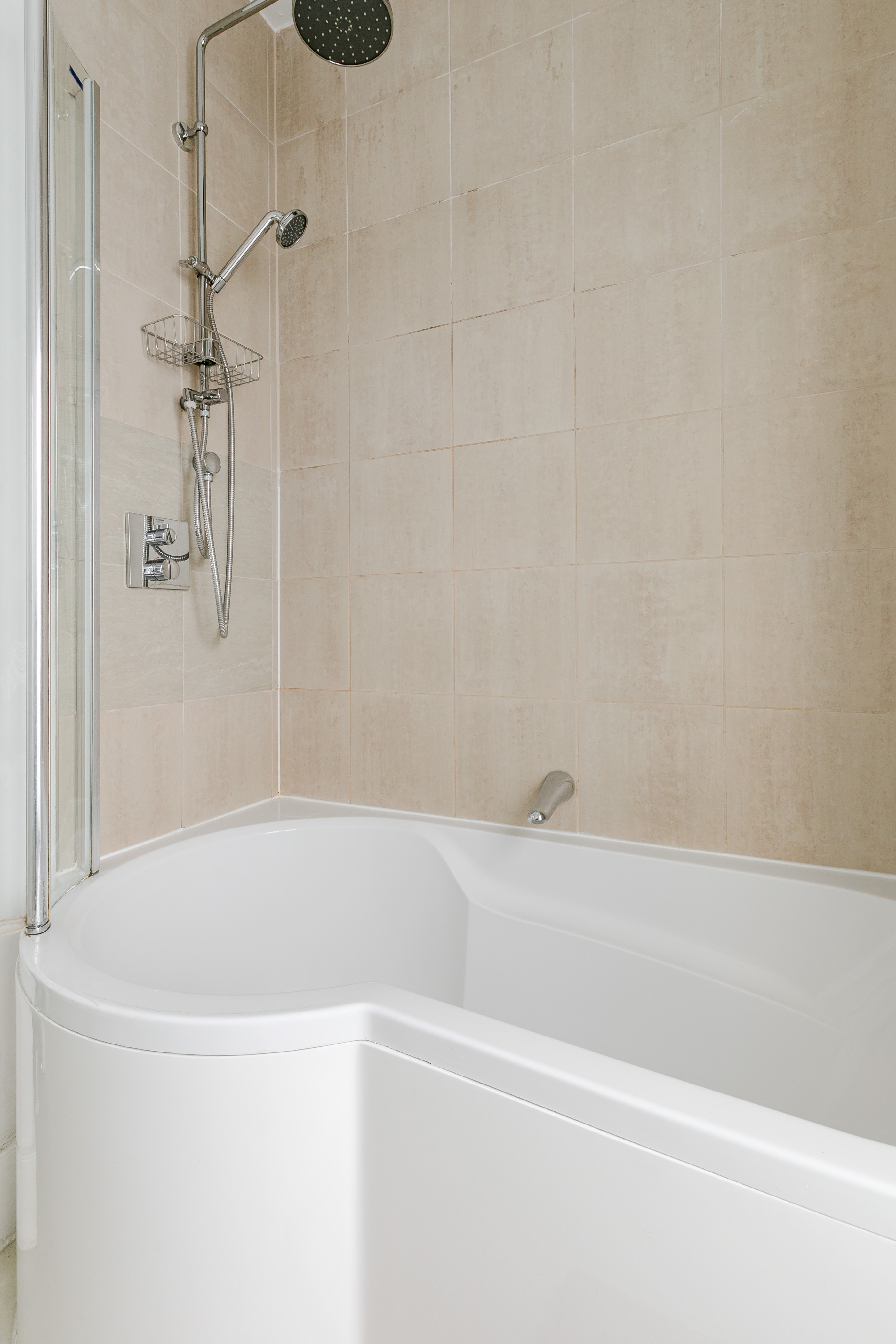 En-suite C bathtub